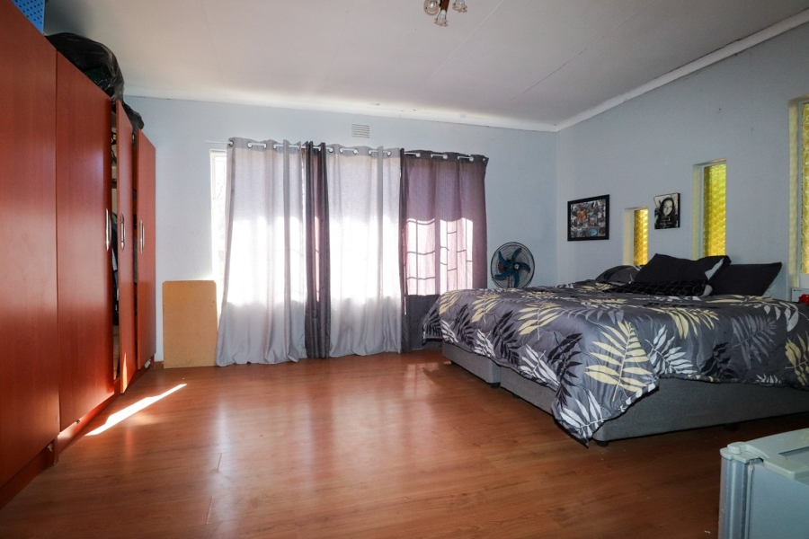 4 Bedroom Property for Sale in La Hoff North West